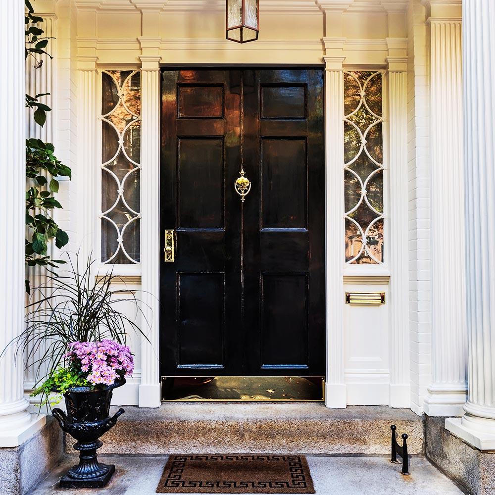 calab52's tweet image. Would you ever consider painting your door black to add a little extra drama and style to your home? #HomeStyles
Michael Calabro #ColdwellBankerCalabro&amp;amp;Associates