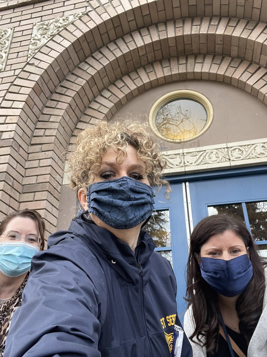 We passed the <a href="/SeaPubSchools/">Seattle Public Schools</a> #COVID check today! Thank you  Dr. <a href="/CloverCodd/">Clover Codd</a> and Jolynn Berge for visiting. #seattleexcellence #fridaygratitude #westseattle