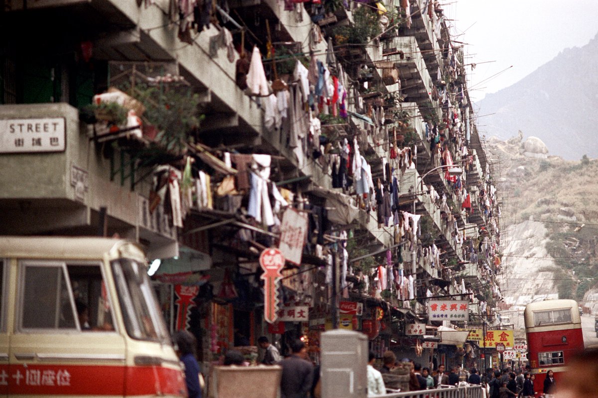 fcchk's tweet photo. In 1972, an American named Nick DeWolf visited #HongKong and took nearly 2,500 photos that captured scenes from everyday life in the British colony. 

A selection of his photos is now on view in the Main Bar as part of the exhibition 'Hong Kong February 1972' until December 31. https://t.co/9vkifDuMsB