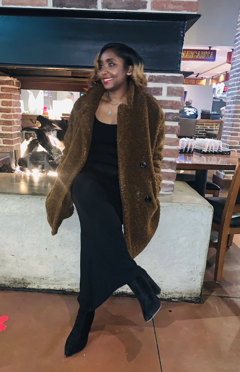 IVE_League's tweet photo. endless smiles. every bit of appreciation for the birthday love. sincerely Sagittariana ♐️💫💋🎉🤎 https://t.co/aphUjaXbV5