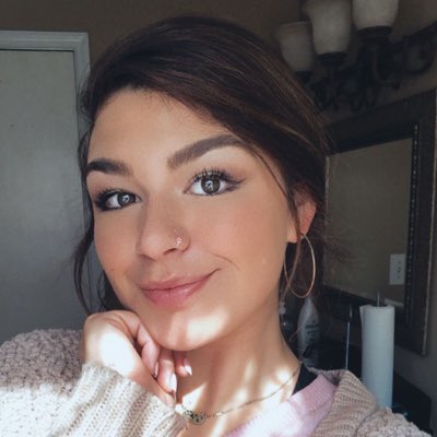 missprather_'s tweet photo. #NewProfilePic https://t.co/fLmHmObD34
