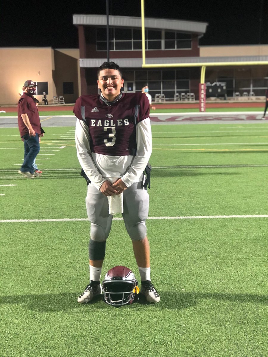 Riosportslive's tweet photo. .@MissionCISD QB @jeremyduranqb11 ran for three scores and helped the Eagles to a bi-district title over San Benito. #txhsfb #RSLFootball https://t.co/0e5PLIwjFO