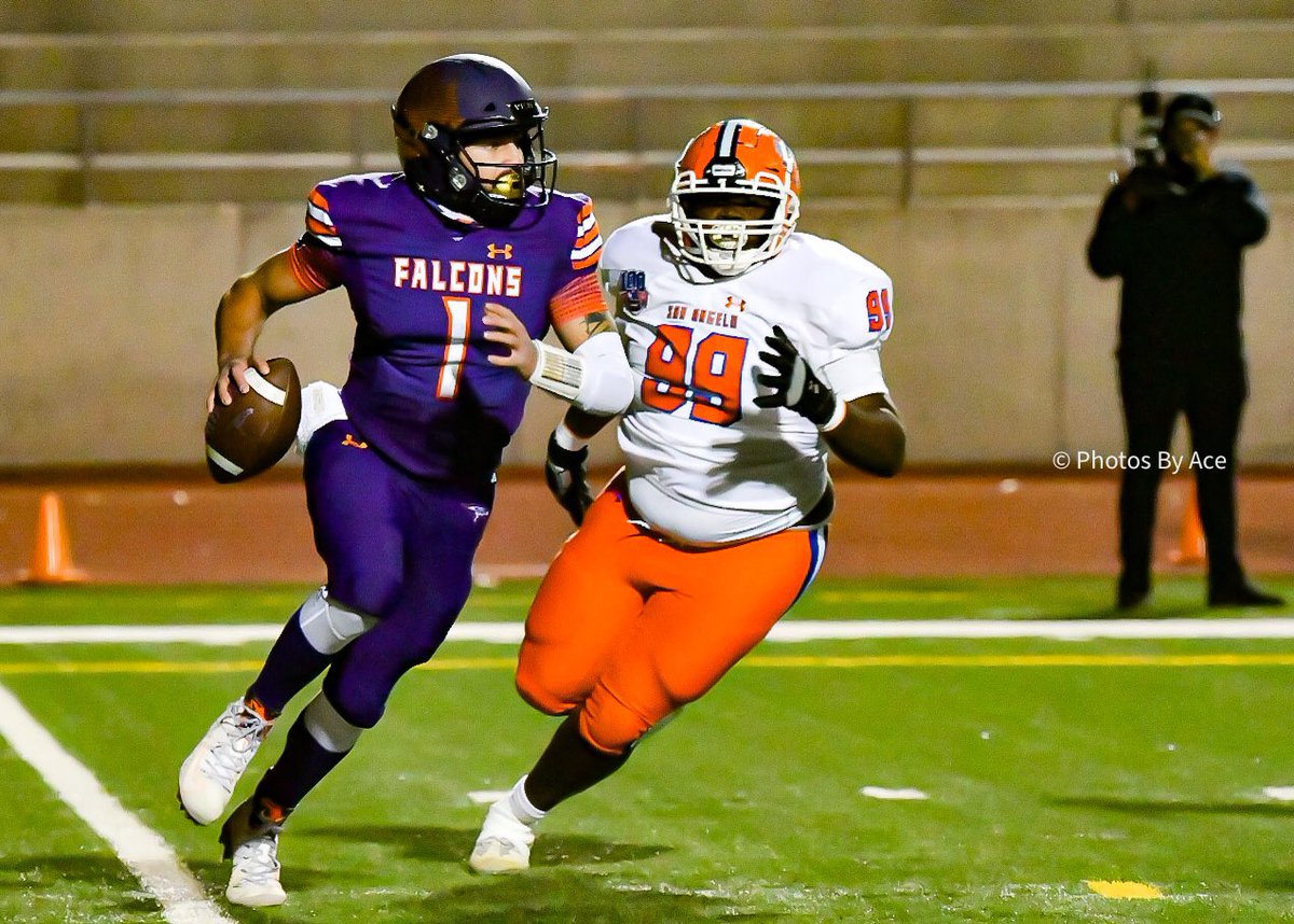 Photos_ByAce's tweet photo. Falcons Fall to Bobcats in the Bi district round of the TX UIL Hs Football Playoffs. See more from this game at from the Austin vs Parkland game from @rrrutang  at @epheraldpost #losphotogs #epheraldpost #txhsfb https://t.co/9W7fK1V1PI
