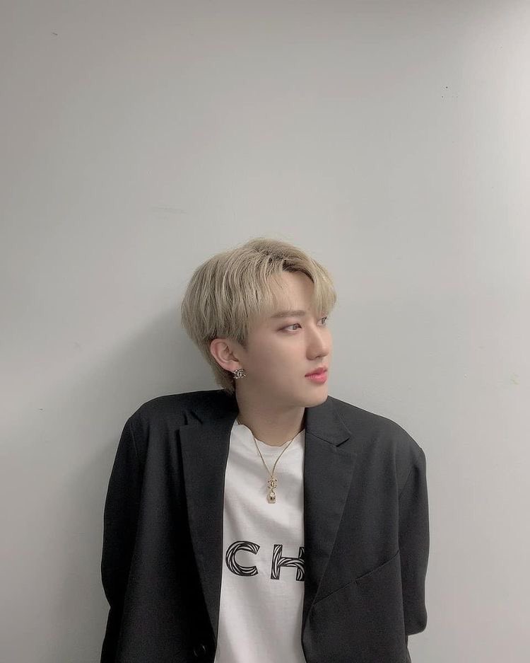 savv_io's tweet photo. Hi I’m Savio Marco Aquino from @binfleux’s au “CLICHÉ”. New acc but not new to rp. Like and/or Rt for a follow and maybe for a possible dm. https://t.co/CemCvUin1z