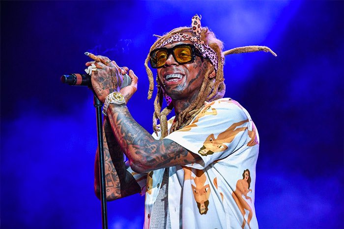 RapDailyx's tweet image. BREAKING: Lil Wayne pleads guilty to federal gun charge in court today.
He faces up to 10 years in prison and his sentencing is scheduled for Jan. 28.