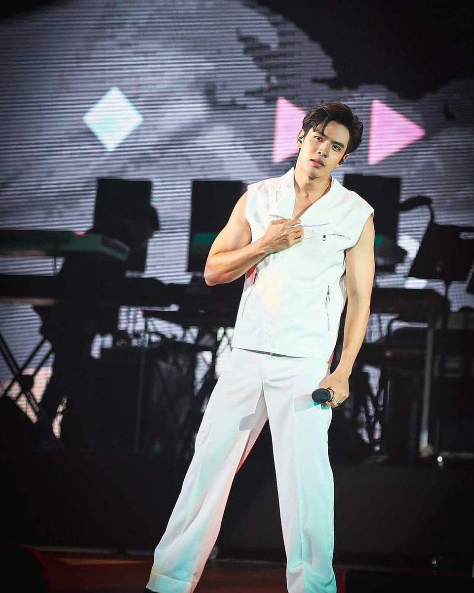 Talkertain's tweet photo. “ฟิล์ม-ธนภัทร” ขึ้นแท่นพระเอกหุ่นแซบ!  เผยมีวินัยฟิตหุ่นเพราะอยากดูแลตัวเอง ไม่ได้ทำเพราะใบสั่งใคร https://t.co/vXflUtfdNK https://t.co/0Bd8OxR5lj