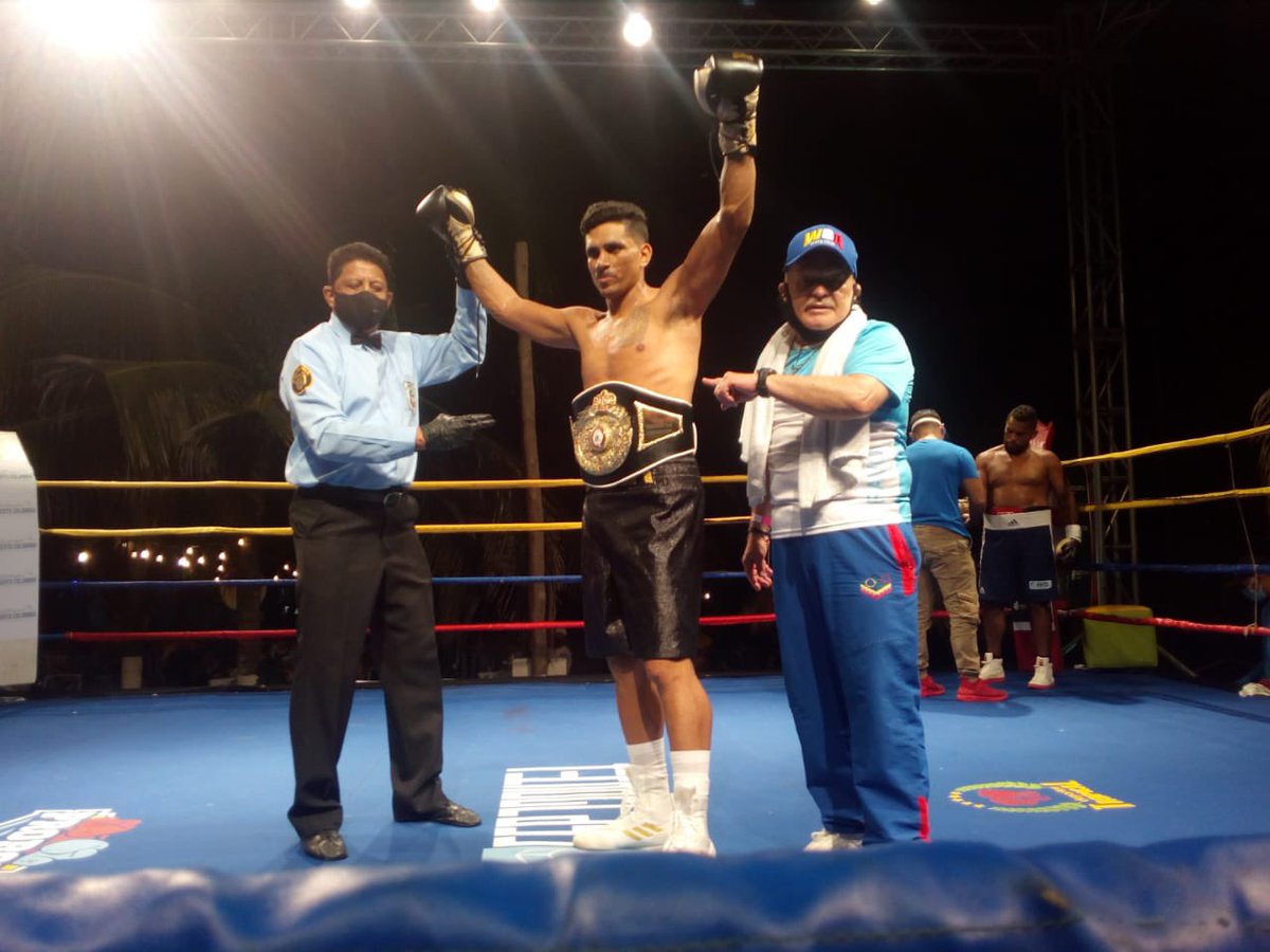 WBABoxing's tweet photo. Dervin Colina beats Orlando Estrada by KO2 in Puerto Colombia. Congratulations 🔥🥊 .

#AndTheNew WBA Super Middleweight Fedelatin Champion 🇻🇪 🥊🔥 

#Boxing  #Boxeo  #WBA  #WBABoxing  #PuertoColombia https://t.co/IVQwqIR4uT