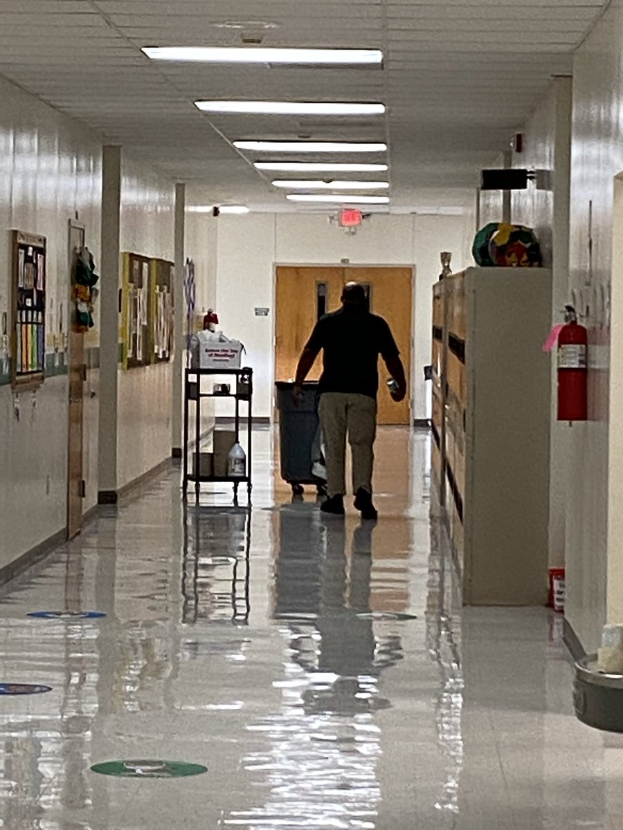 drlanaluttrell's tweet photo. I am so thankful for this man! From the first time I met John Anderson over 15 years ago, his love and dedication to students and GCS has blessed my heart! John makes sure our Tigers come to a clean school everyday! We should all strive to care for others like he does. 💚💛 https://t.co/J6l3tSIodm