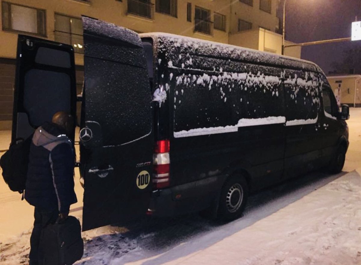 TheTashaTaylor's tweet photo. From the sun to the snow. Back on the road in Finland. Early AM load in, and sleeping on the move! Xoxo, TT 😴❤️🎶#oolu #kuopio #findland #theroad #roadmemories https://t.co/0MxgTsk2Q7
