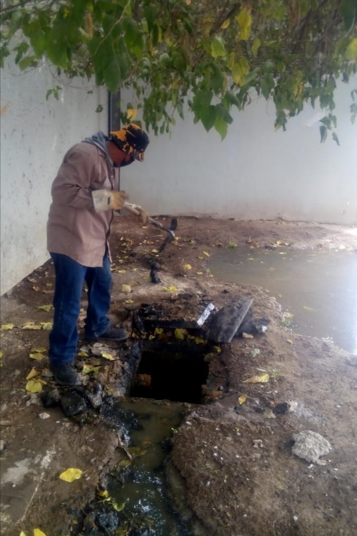 sideapa_gp's tweet image. 👷🏽‍♂️🚧 Personal del #Sideapa a petición de nuestra presidenta municipal @MarinaVitelaGP, apoyó de forma inmediata la tarde de este viernes, a la clínica del ISSSTE de Lerdo. Se realizó desazolve en el drenaje.

#NoTiresBasuralDrenaje🚯

Trabajamos todos los días para ti👷🏽‍♂️🛠️💧