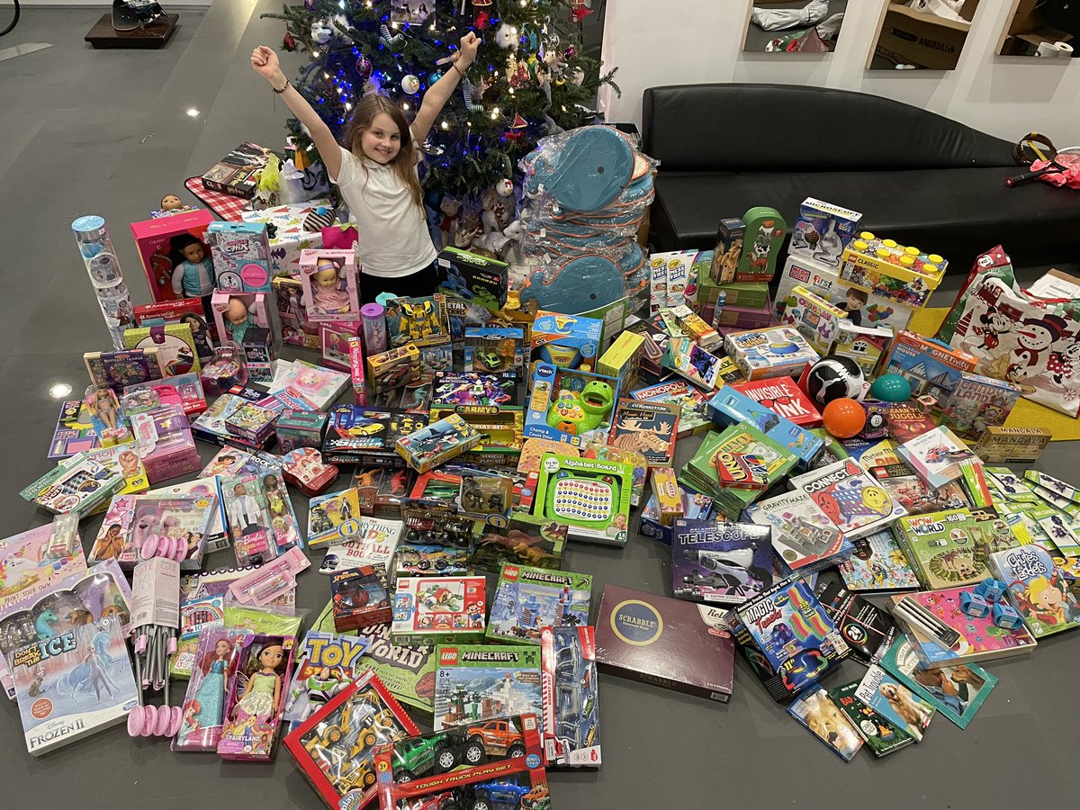 ataknoll's tweet photo. Proud of my girl and her friends from @westlabschool for thinking of others and showing support in times of need! The Nicklaus Children’s Hospital kids @Nicklaus4Kids will have something to smile about! https://t.co/lJEfcW17eO