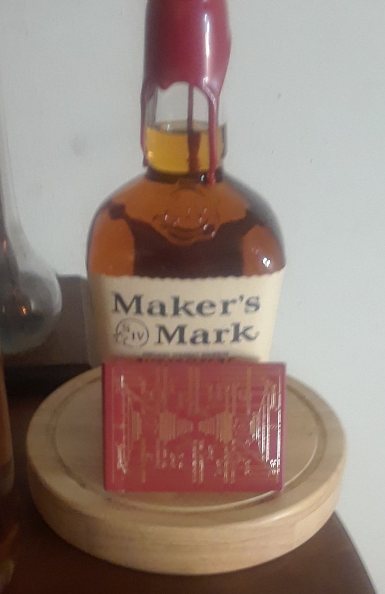 poppyafter4's tweet photo. @MakersMark A great Christmas gift, again, this year. Will be framing the A,K,Q,J, and wheat, water, wood, and wax cards for  the man cave. https://t.co/eaMFYmUxXT