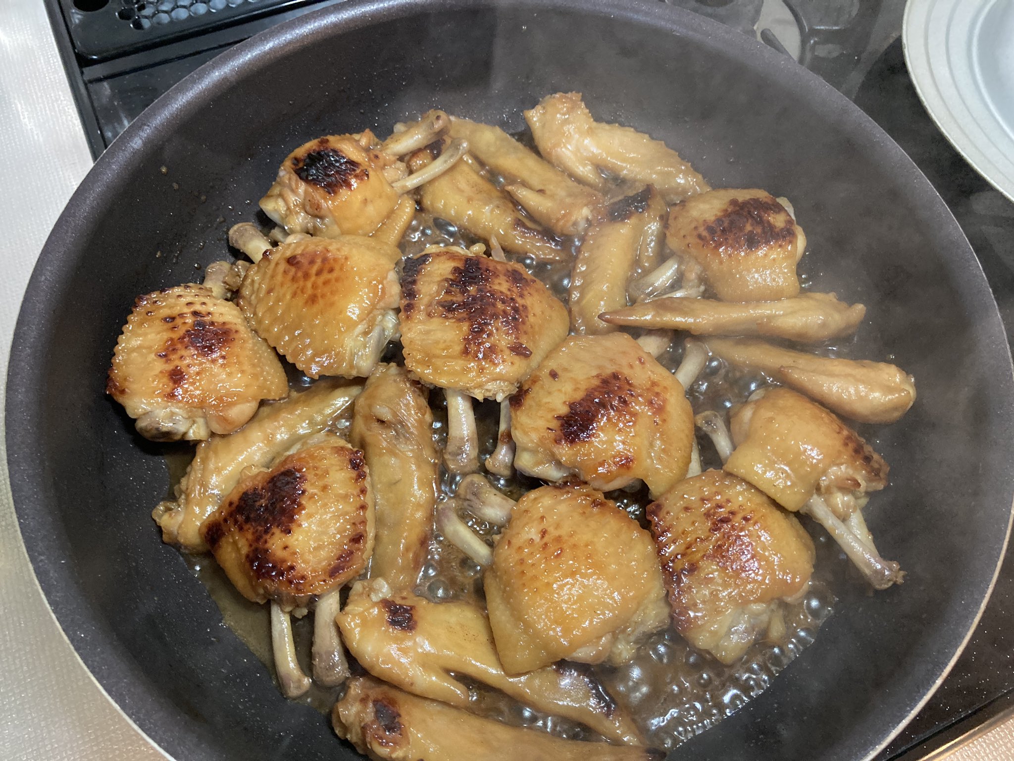 ビビのおかしゃん たまにはcooking 先日スッキリで見た手羽先のローストチキンやってみた 手羽先の先っぽも一緒に入れちゃった 美味しい イイ感じです 鳥さんごめんね 感謝 ありがとう ローストチキン スッキリ チューリップ