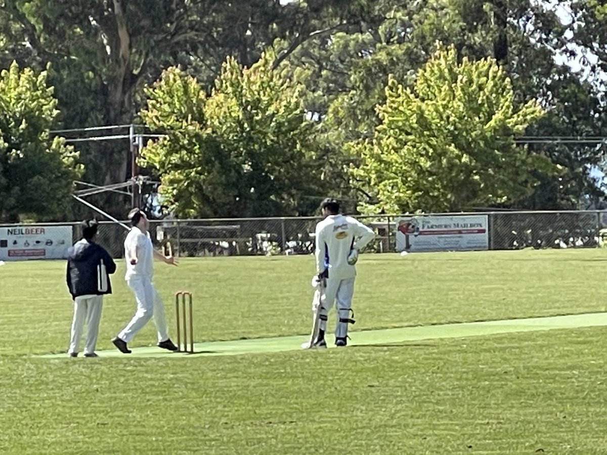 KinglakeCC's tweet photo. Kinglake vs Bellfield 2nd XI @ Kinglake. We batted first with a score of 6/182 and are now fielding  #golakers https://t.co/7Vy8UPewN8