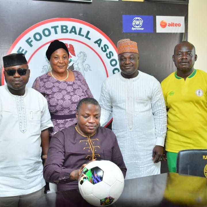 fa_kwara's tweet photo. Pix from the visit of @EkitiFootball led by @BayoOlanlege https://t.co/x6x7K3yILK