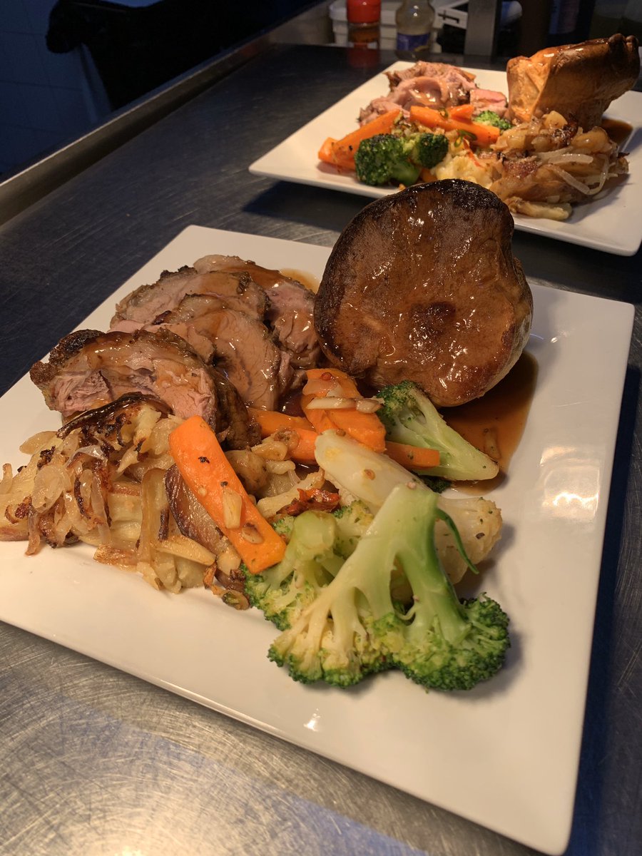 hotel_wards's tweet photo. 🍗🥩🎄Wards Hotel Festive Sunday Roast Takeaway🎄🥩 🍗 - Orders for Sunday Lunch must be in by Saturday 10pm at the latest. Orders for Sunday Dinner must be in by Sunday 11am at the latest! ☎️01303 245166☎️

🎅🏻Each Sunday throughout December 🎅🏻exclusively by Earls Restaurant https://t.co/0wpaOubiWA