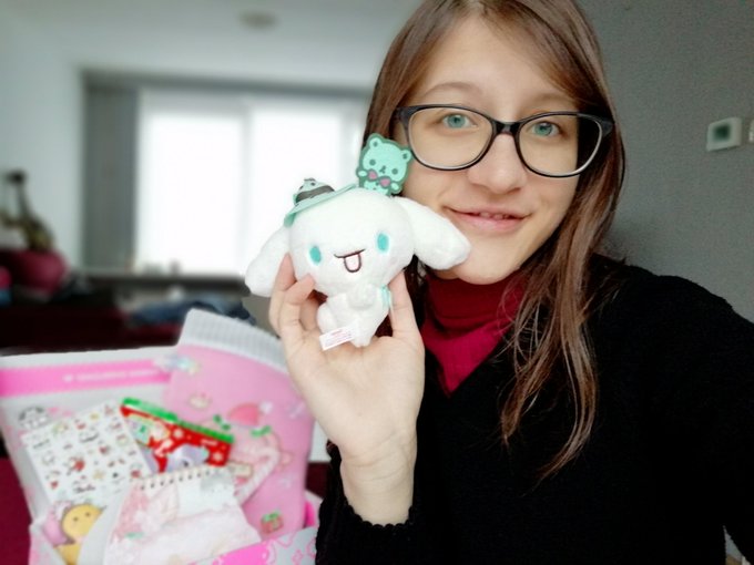 I need everyone to gaze upon this cuteness. Especially the gingerbread man who I DESPERATELY want to<a href="/tag/kawaiibox"class="tags"><span>#kawaiibox</span></a>