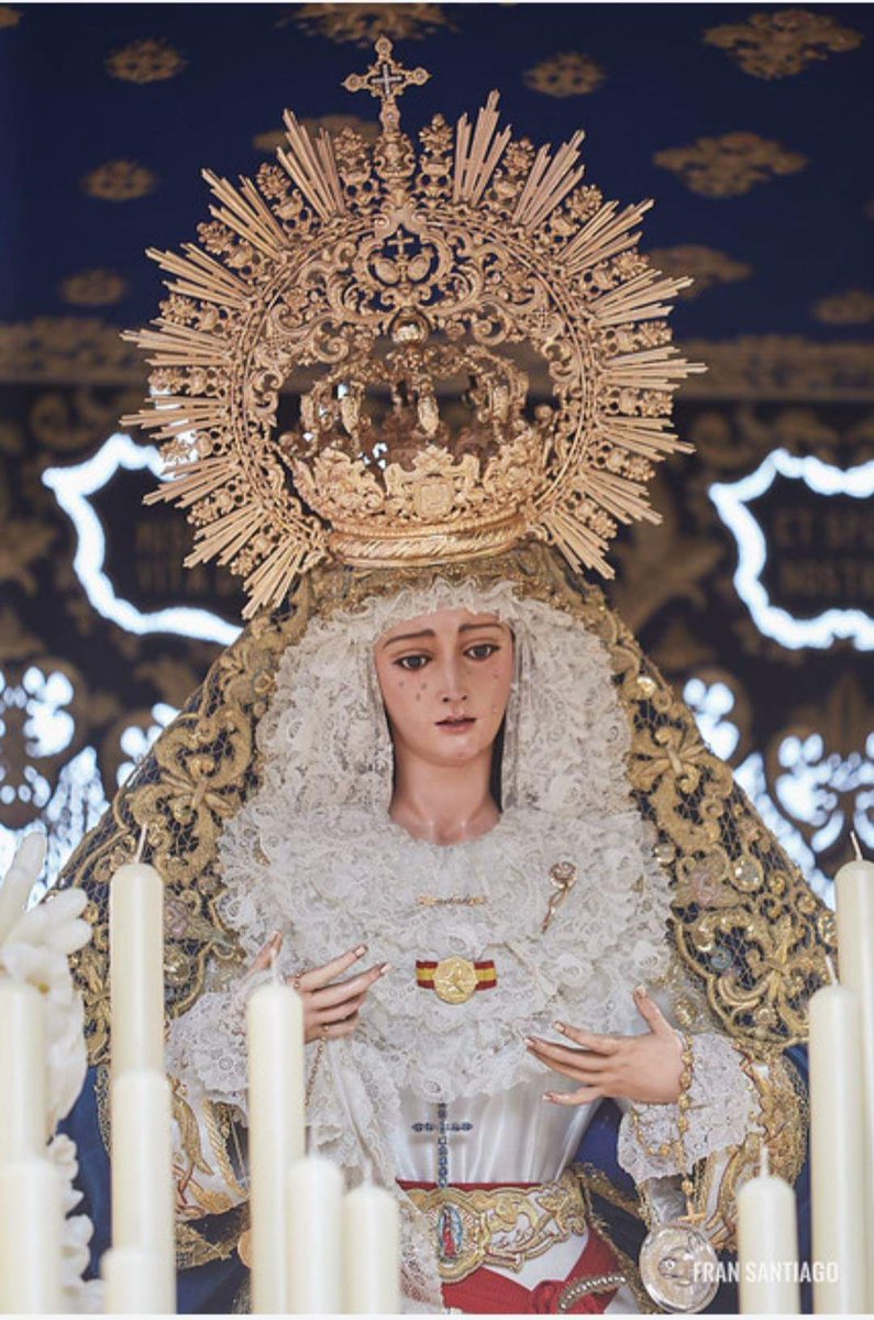 "Emperatriz Hispana 
del Lunes Santo, 
quisiera ser Juan Diego, 
llevar tu manto. 

[...] 

Mi Virgencita Indiana, 
Flor de amaranto, 
Emperatriz Hispana 
del Lunes Santo."

(NHD. Ignacio Jiménez Sánchez-Dalp).

#12deDiciembre