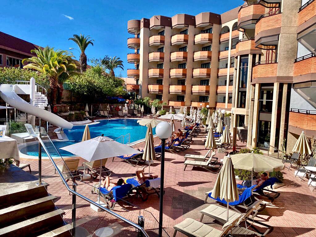 murhoteles's tweet photo. Sol los 365 días del año 😎☀️
¡Eterno verano en las #IslasCanarias! 
#Regala MUR en esta #Navidad reservando en https://t.co/OIJYHuKAwj https://t.co/0E9IWYYnsZ