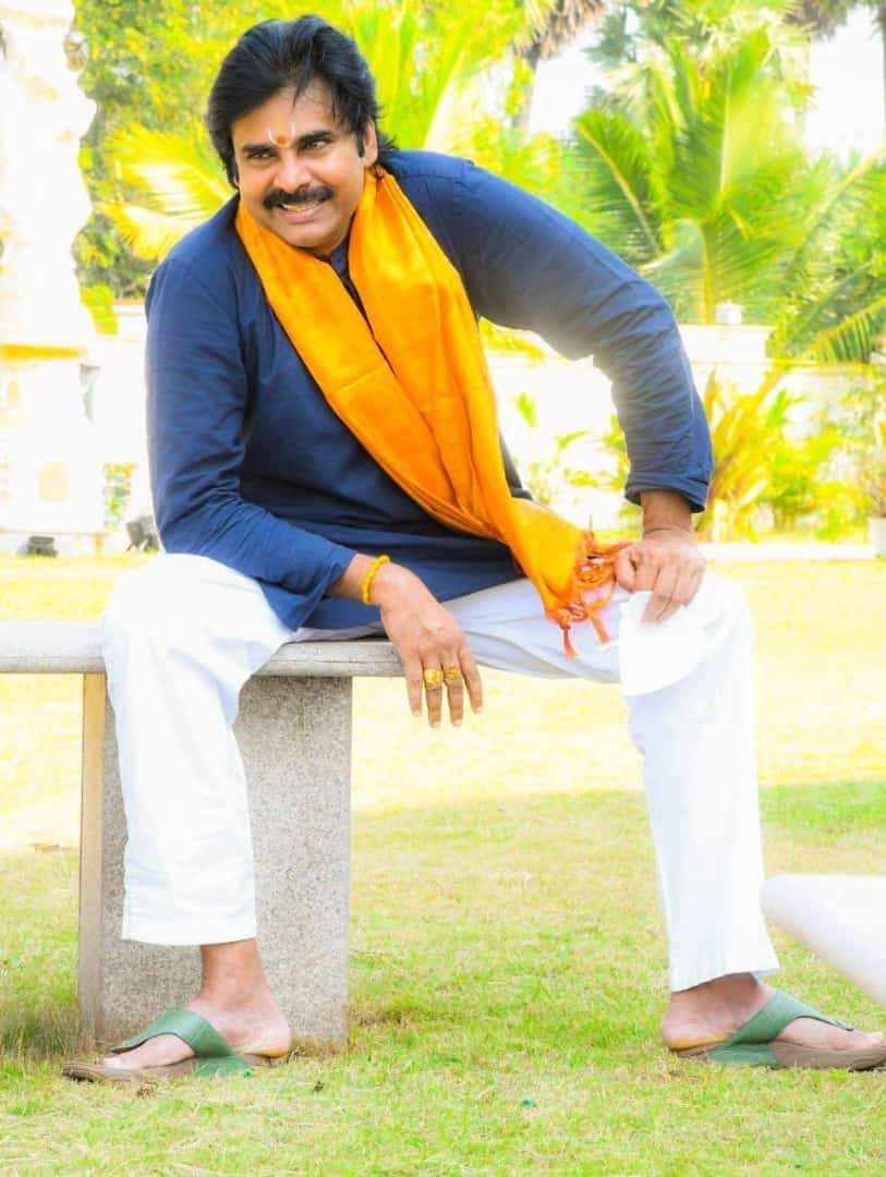 Thyview's tweet photo. PSPK 🔥🔥 #PawanKalyan https://t.co/0LgxaAkKF1