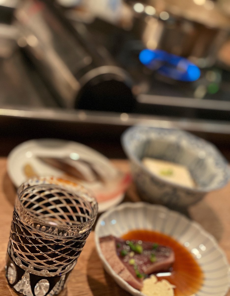 ゆづちーちゃん 土鍋で焚いたご飯は 美味しいでしょうね お刺身に湯豆腐 熱燗にぴったりですね 今日 雪の名前 サイン本頂いてきました 先に購入した ミルク アンド ハニー を読み終えたので 今夜から 雪の名前 読みます 楽しみです