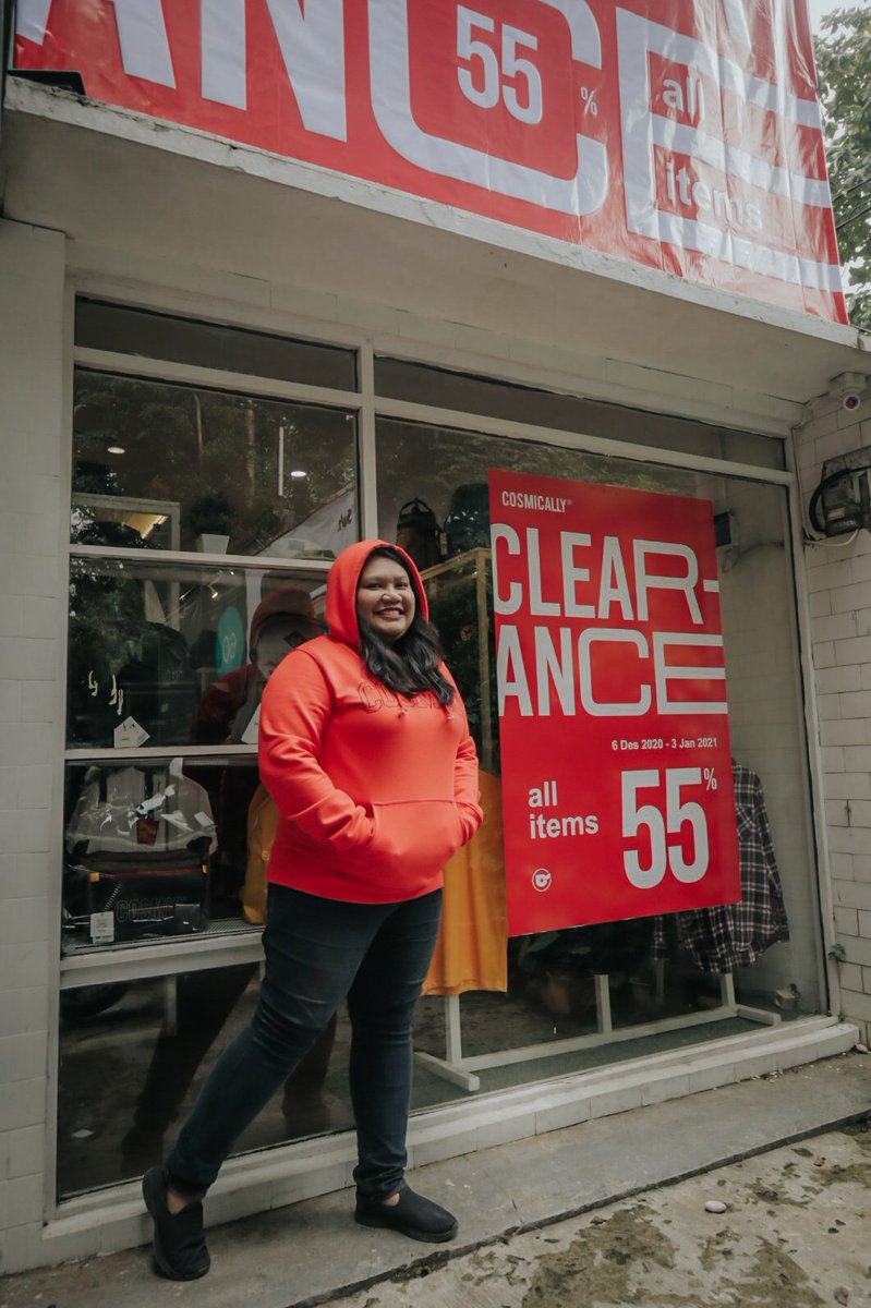 deasy_echie's tweet photo. Bogor sudah memasuki musim hujan air mata bagi kamu yang sendiri !

Buat kamu yang kesepian pasti merasakan dinginya Bogor.

Jangan sedih, hangatkan diri kamu dengan koleksi HOODIE dari @cosmicclothes yang lagi ada COSMICALLY CLEARANCE - sale 55% ALL ITEMS sampai 3 Januari 2021. https://t.co/IkQrR06DuB
