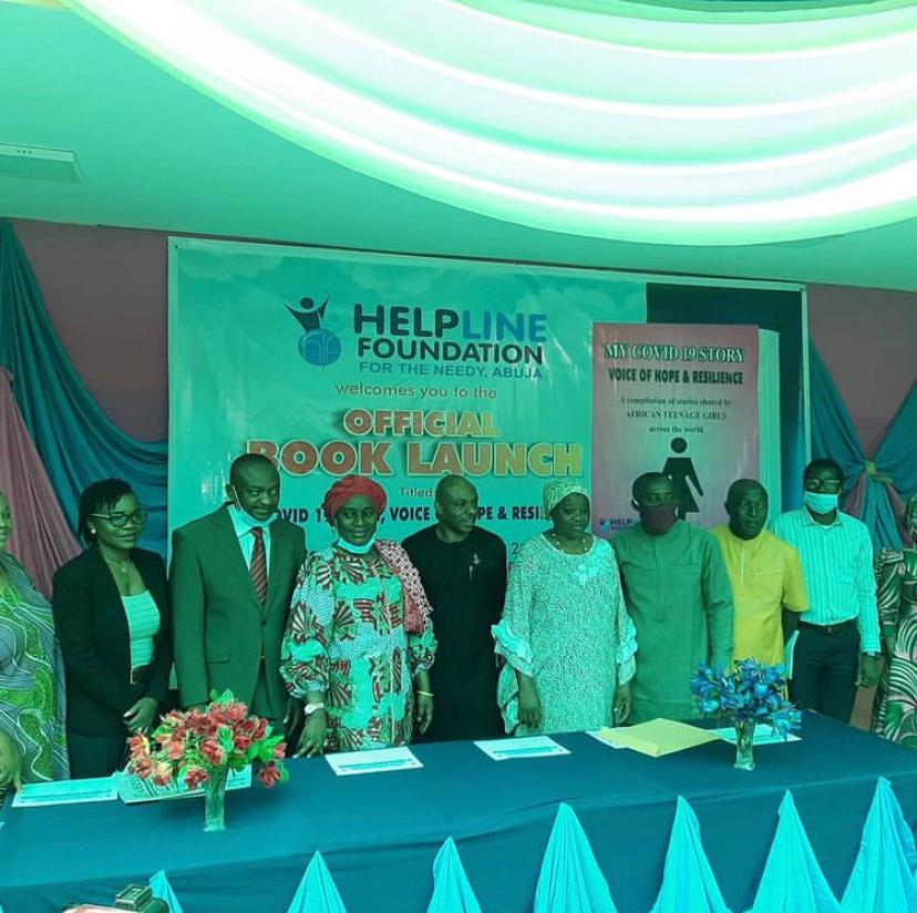 The_TailawsHub's tweet photo. According to the World Poverty Clock, 93.7m Nigerians live in extreme poverty. While you’re planning #DettyDecember, this means millions of others can’t even afford the thought alone.
#HelplineFoundation is out today in Abuja to give some the hope. Let’s help them reach more ppl https://t.co/K5bxOtD6wz
