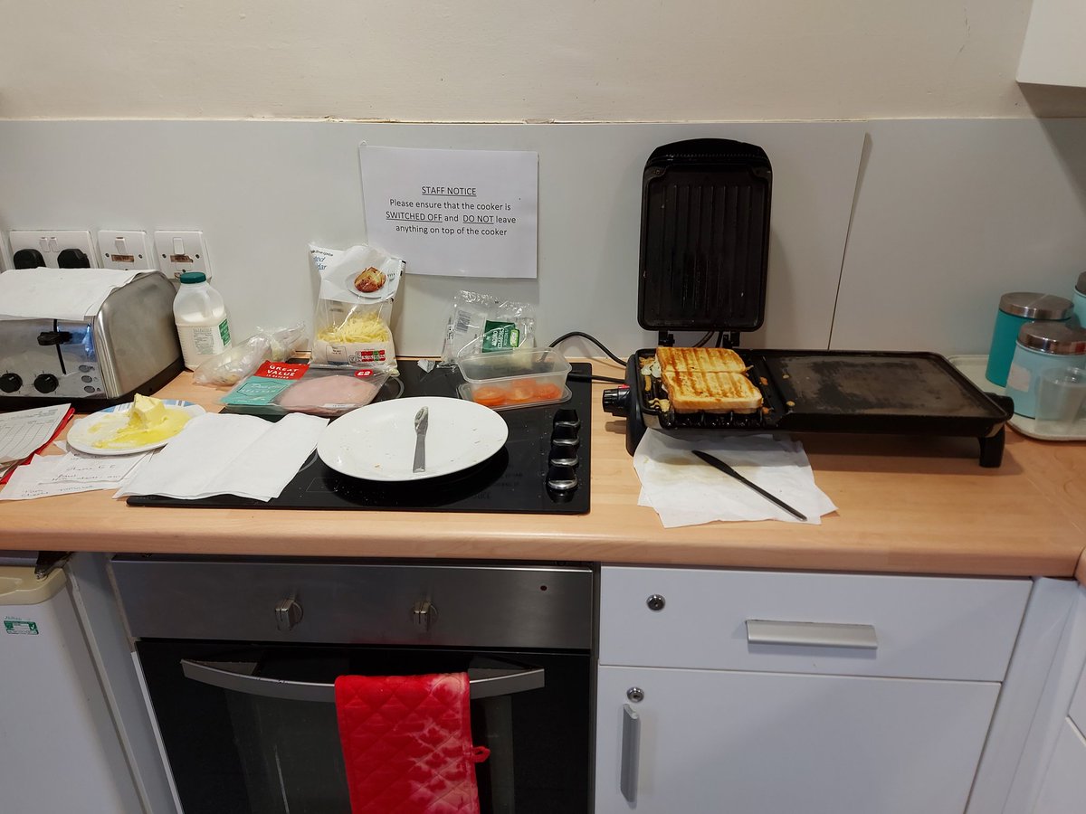 IgeSolente90's tweet photo. At Laurel Ward, our Linda is at it for Saturday morning community breakfast again...
Our mutual expectations are discussed during this time.
#vivalaurel
#Safeward
@leannewills09 @PaulEndley @SheilaH78888923 https://t.co/ob0397QGOu