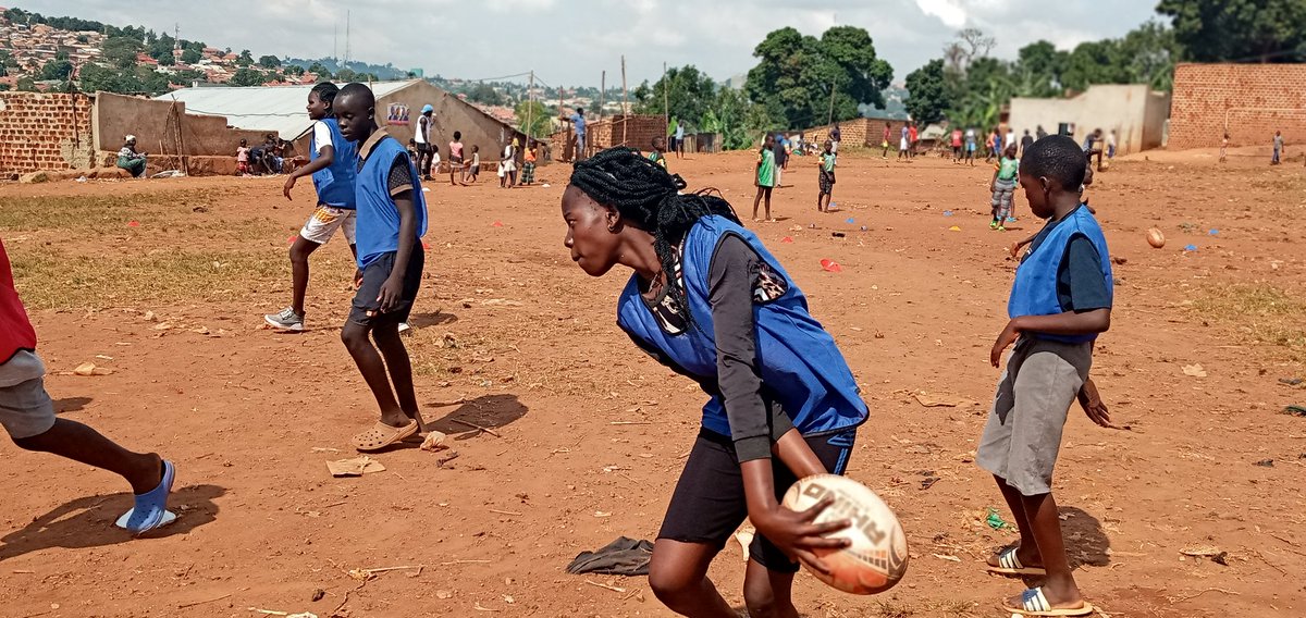 AQRugbyAcademy's tweet photo. A great effort from the U15's & some of the new girls focusing on catch pass this morning💪!
Training equipments donated by @KenyanTitch & members of #SpringBoksTagRugby team.
#Talent.
#Progress
#FutureChampions
#AcholiQuartersRugbyAcademy https://t.co/apgx5Ca0Xb