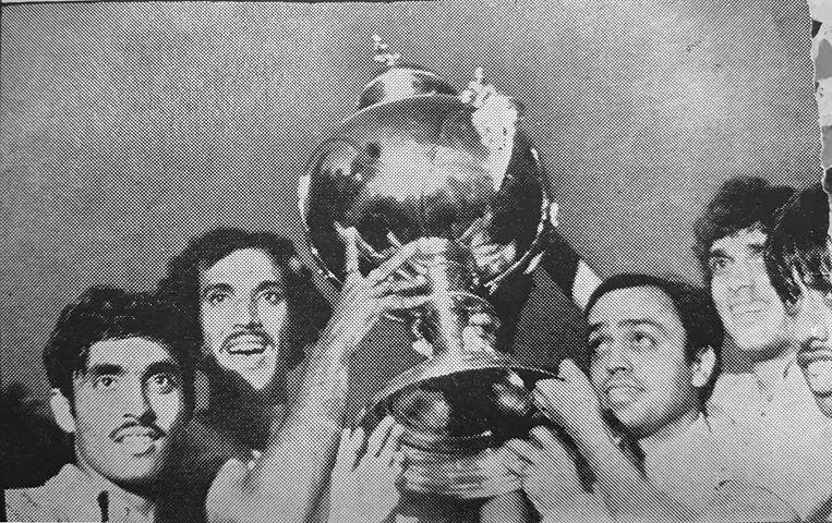 We lifted our 8th Rovers Cup title #OnThisDay in 1977. #Mariners beat Tata Sports Club in the final by 2-1 margin. Shyam Thapa scored one and the other one was sameside goal.

#JoyMohunBagan #indianfootball