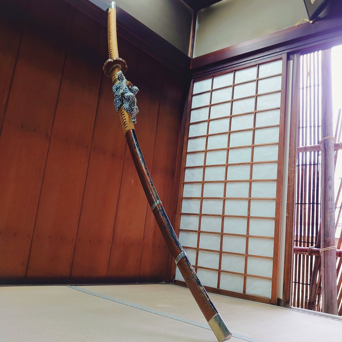 一乗谷朝倉氏遺跡pr隊 本日復原町並内にて開催されているイベントでなりきり武将体験コーナーを担当しております 朝倉氏の家臣である真柄十郎左衛門直隆が戦で使ったとされる太郎太刀 の模造刀を触れますよ 一乗谷朝倉氏遺跡pr隊 本日復原町並内にて開催されているイベントでなりきり武将体験コーナーを担当しております 朝倉氏の家臣である真柄十郎左衛門直隆が戦で使ったとされる太郎太刀 の模造刀を触れますよ