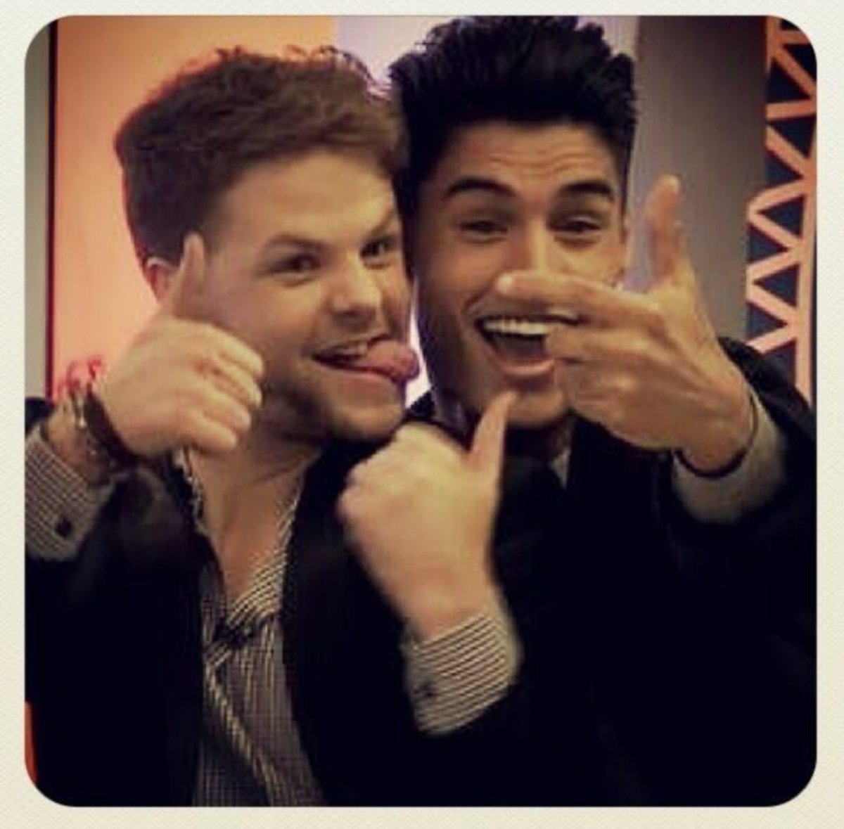 Inspiredbyabjay's tweet photo. #JivaTime
@SivaKaneswaran & @JayMcGuiness bringing #PositivityForTom with their playful antics!
#HappySIVASaturJay dear friends https://t.co/sik29GfheC