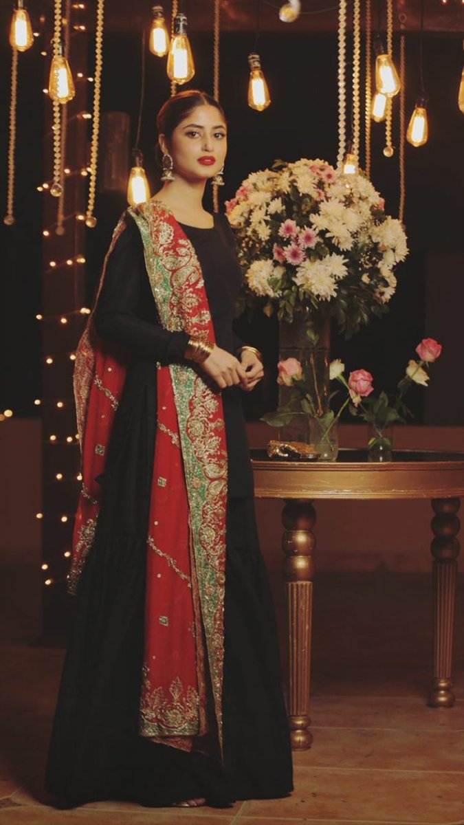 Wear or Tear A Thread hope y'all do  (flop na kardena)