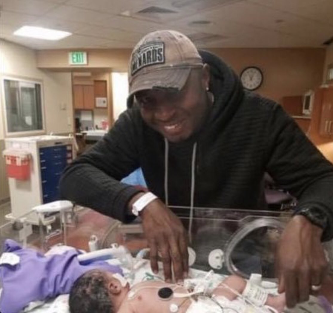 dream925fm's tweet photo. Man sacrifices his wife’s life to let his daughter live. https://t.co/hnt0V7EWhe