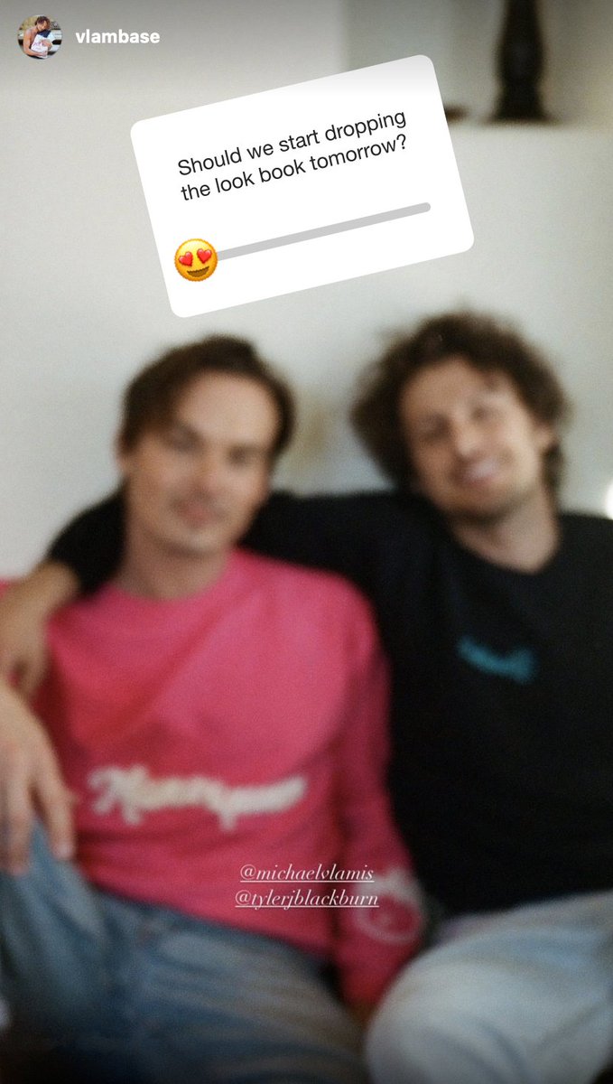 Last puzzle piece. Still blurry af, but there they are! And what kind of rethorical question is that even. YES, PLEASE! #Vlambase  #Vlamburn  #Malex  #MalexForever  #RoswellNM