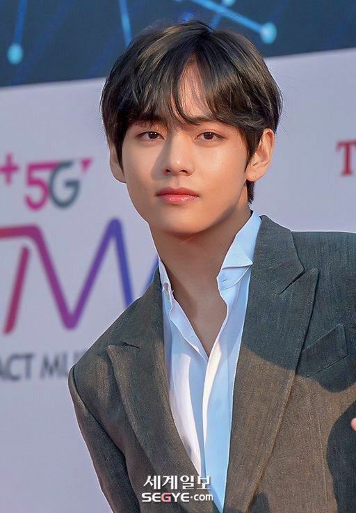 let me bring back kim taehyung at the fact music awards 2019 because... WOW