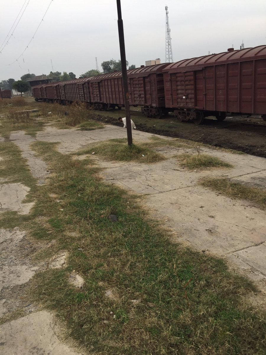 ahteshambokhari's tweet photo. It was 12 years ago when the people of lalamusa last saw a cargo train at lalamusa railway station,the tracks were filled with mud and yesterday for the first time the train arrived again and goods were offloaded tracks were being cleaned up, thank you Imran Khan 🙏🏻 https://t.co/ggRGWatMQB