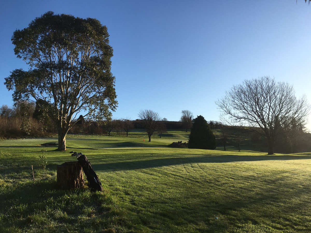 BuildingAFutur2's tweet photo. #HappyWeekend ! Getting ready for #golf 🏌️‍♂️only my 2nd time so just be happy to hit the ball more! 🤪😂🙈 I was very consistent in how I missed it last week 😂 not the same as the driving range! #Plymouth #Dinnaton Have a great day! https://t.co/qzMylKDHHr