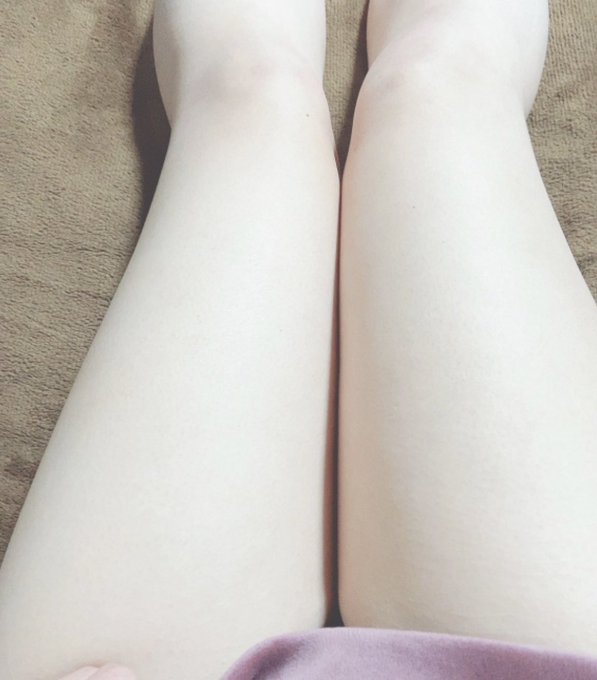 今日の私の太ももだよ https://t.co/UuGGKpzTbN<a href="/tag/%E3%82%B3%E3%82%B9%E3%83%97%E3%83%AC"class="tags"><span>#コスプレ</span></a><a href="/tag/%E8%A3%8F%E5%9E%A2%E5%A5%B3%E5%AD%90"class="tags"><span>#裏垢女子</span></a>
