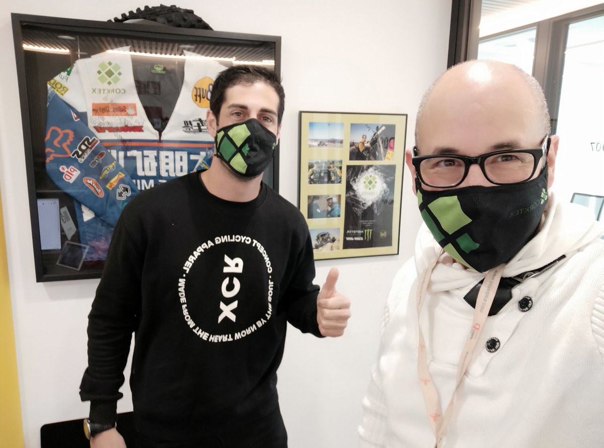 corktex's tweet image. 🅡🅔🅒🅘🅒🅛🅐🅡: convertir las ruedas del dakar usadas en suelo. Ayer nos vino a visitar @AMonleon ,copiloto de @gerardfarres en la categoría de #sidebyside del #motorsport a pocos días de afrontar el @DakarRallyLive 
.
#corktex #eco  #dakar2021 #rallydakar #rallydakar2021