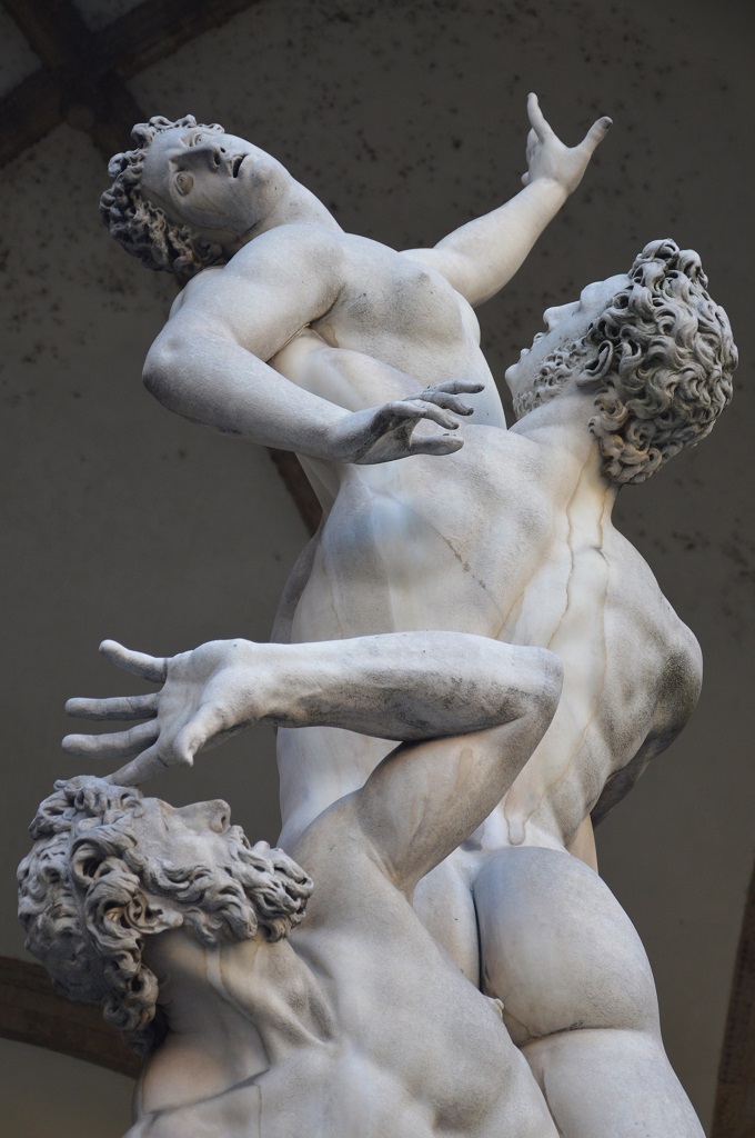 I dettagli di #UffiziQuiz sono del #RattodellaSabina di #Giambologna!Esposto nella #LoggiadeiLanzi, dette spettacolare prova delle sue abilità: il gruppo è perfettamente orchestrato nei gesti e nelle espressioni...e visto da vicino si colgono molti dettagli sensuali!😍