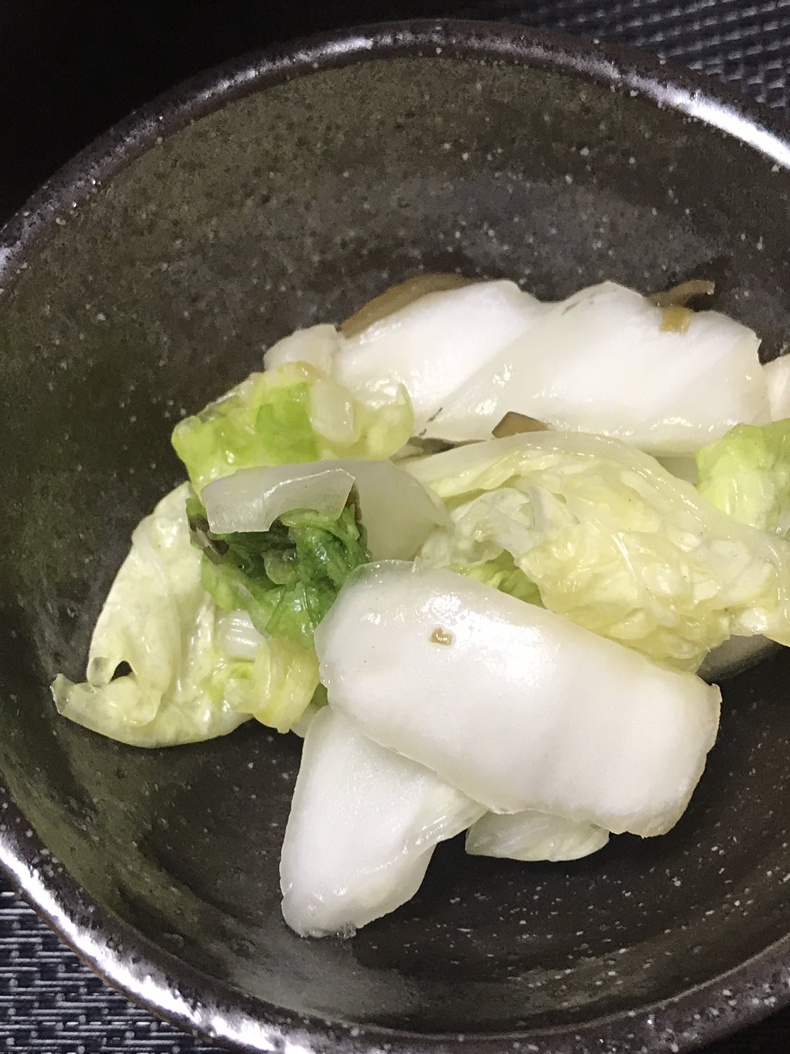 はまさん 晩酌 芋焼酎のお湯割り クラッカーのチーズ乗せと白菜の浅漬け その後は 昆布茶 あったまって美味しいわー 年12月12日 奈良市 晩酌 芋焼酎のお湯割り クラッカーのチーズ乗せ 白菜の浅漬け 昆布茶 T Co Wzhtalenne