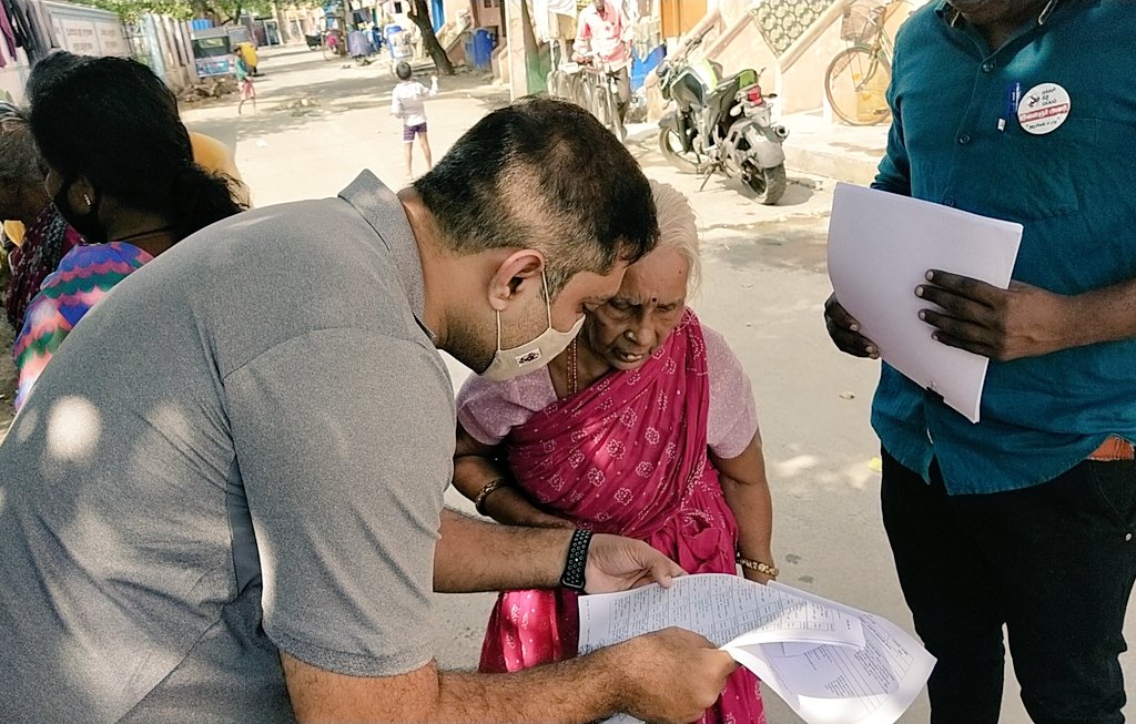 imayilvagan's tweet image. Meet பரவதம்மல் she is 76 years old and was keen to check her vote list. Told her that we are @maiamofficial and there was excitement words as in Kamal Party pa&quot;......#iwillvote #mnmonfield #Boothwork #maiam @SnehanMNM @MMMTRICHY @MouryaMNM @ckknaturals @drmahendran_r
