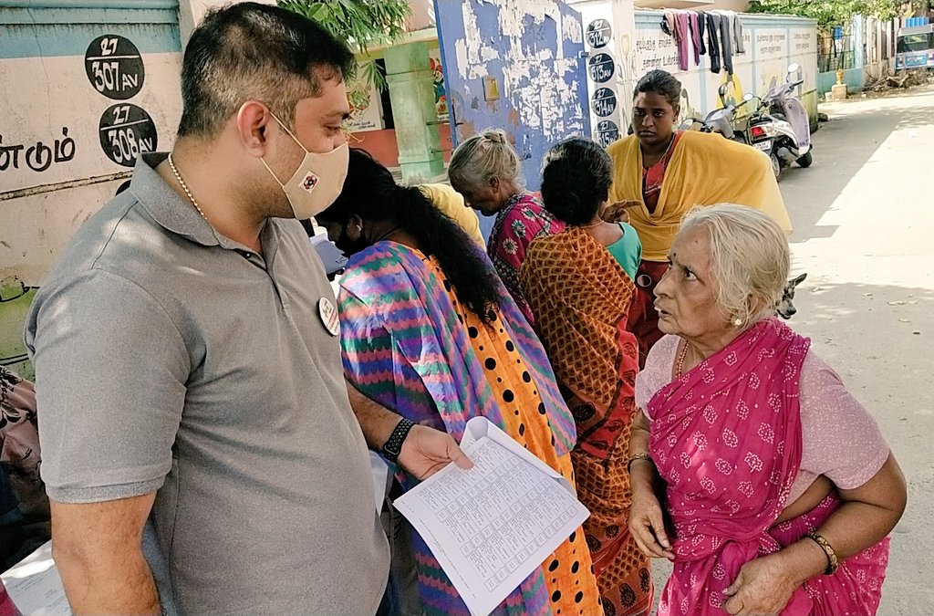 imayilvagan's tweet image. Meet பரவதம்மல் she is 76 years old and was keen to check her vote list. Told her that we are @maiamofficial and there was excitement words as in Kamal Party pa&quot;......#iwillvote #mnmonfield #Boothwork #maiam @SnehanMNM @MMMTRICHY @MouryaMNM @ckknaturals @drmahendran_r
