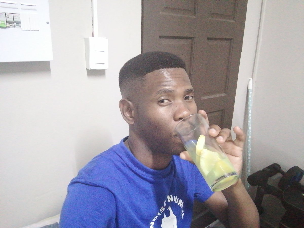 @DoveMenCare_ZA @drfez #Championsofcare #Selfcare I hit the shower in morning use Dove deodorant that keeps me cool and refreshing, During the day I enjoy my ice cold beverages indoors I avoid crowd to keep myself safe from covid19