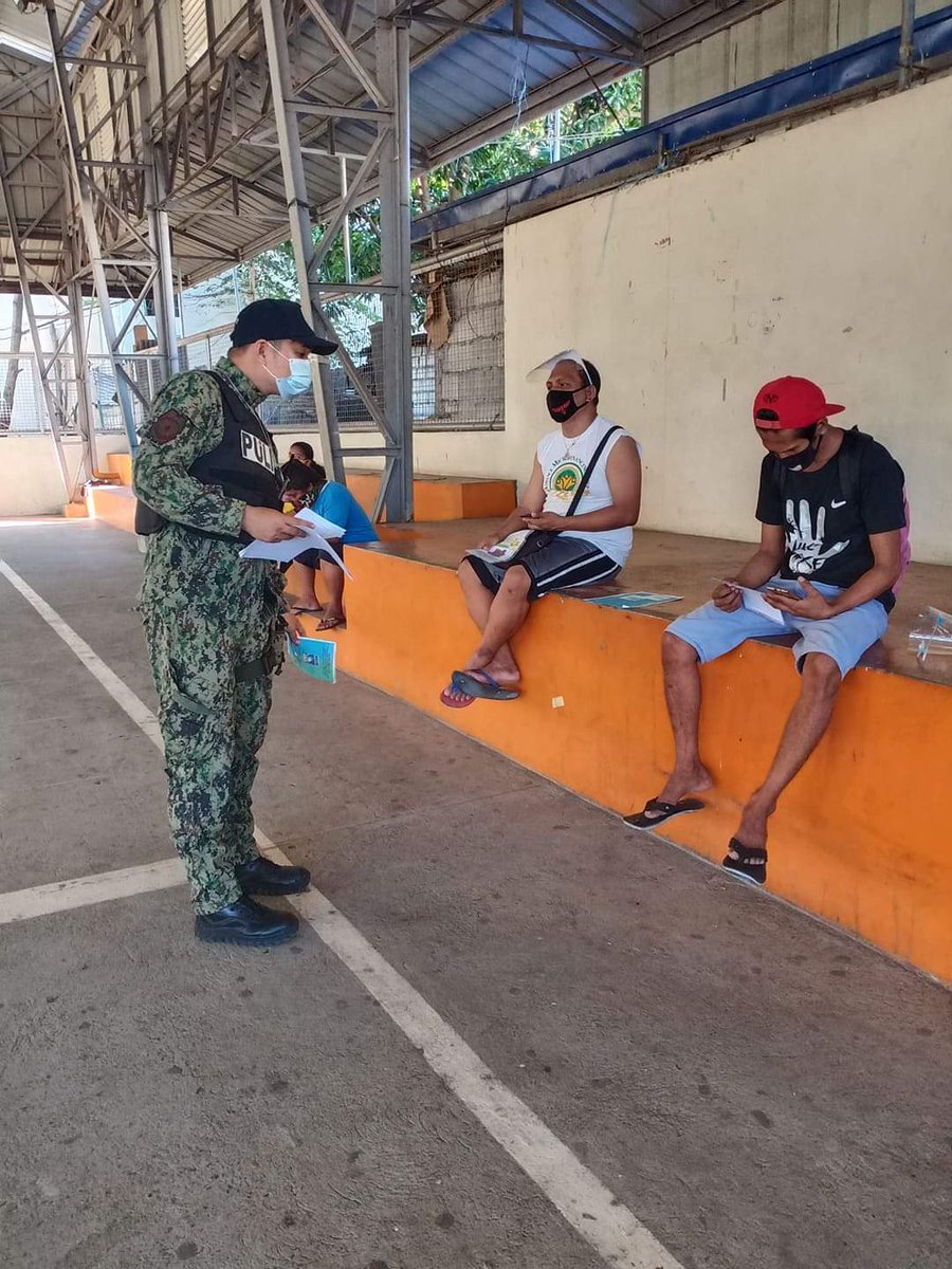 JamJared15's tweet photo. On December 12, 2020 PSsg John Reamico under the direct supervision of PLTCOL CRISTOPHER GUSTE ACOP conducted distribution of crime prevention tips flyers re-Drug Awareness and Anti-terrorism awareness. https://t.co/e26r7Pa0hP