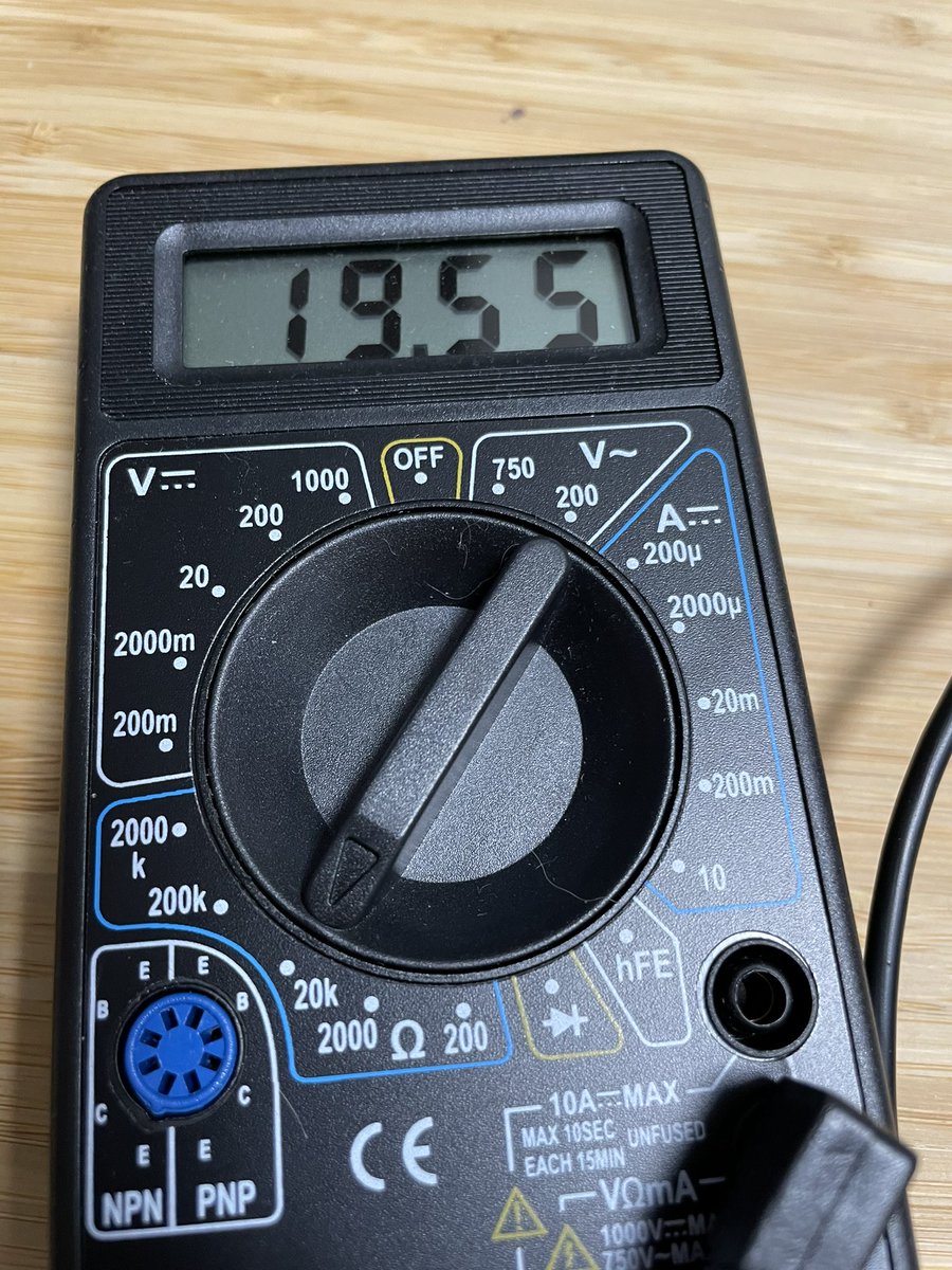 hyaku5150's tweet photo. ピックアップの塗装とリード線交換が完了しました。今回は失敗できないのでプロに依頼です。#HotStack #SeymourDuncan https://t.co/7LwTIhwuWz