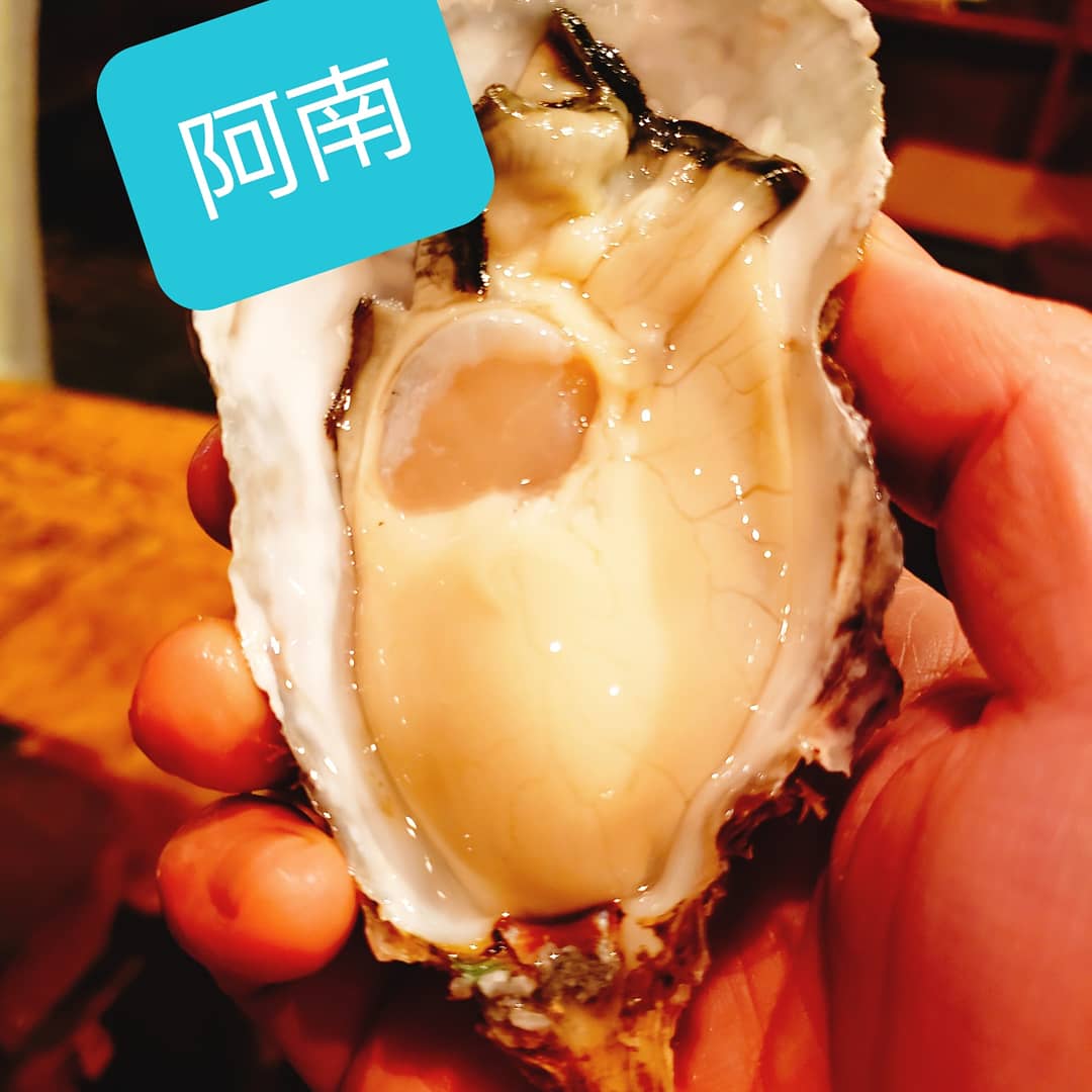 阿佐ヶ谷 かきんちゅかきんちゅ 徳島の阿南の牡蠣うまーい かきんちゅ 杉並 中央線 阿佐ヶ谷 居酒屋 生牡蠣 生ガキ 生がき オイスター 牡蠣 ソーセージ 日本酒 プロ野球
