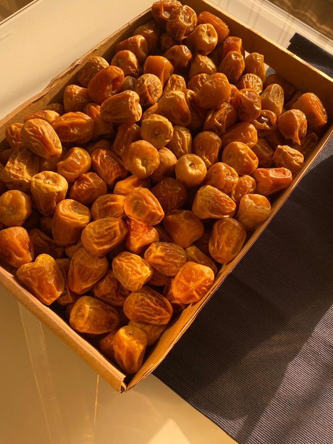 صباحات يوم السبت مختلفة ، ابدأها بالقهوة والتمر 🤩