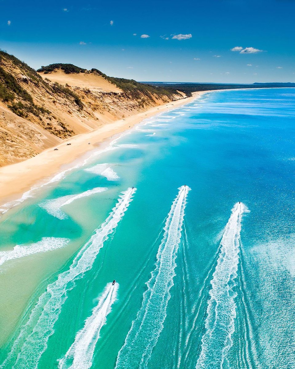sunshinecoastoz's tweet photo. On the 4th day of #12DaysofSunshine we bring to you, 4 jetski's cruising down our local highway. It's beginning to look a lot like Summer here in #RainbowBeach which means lots of time in the water. β΅ π π π
#visitsunshinecoast by @davewilcockphotography https://t.co/sgmcYGCv1N